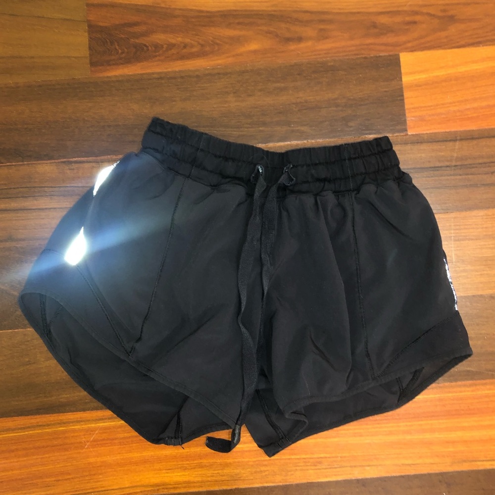 lululemon hotty hot short
